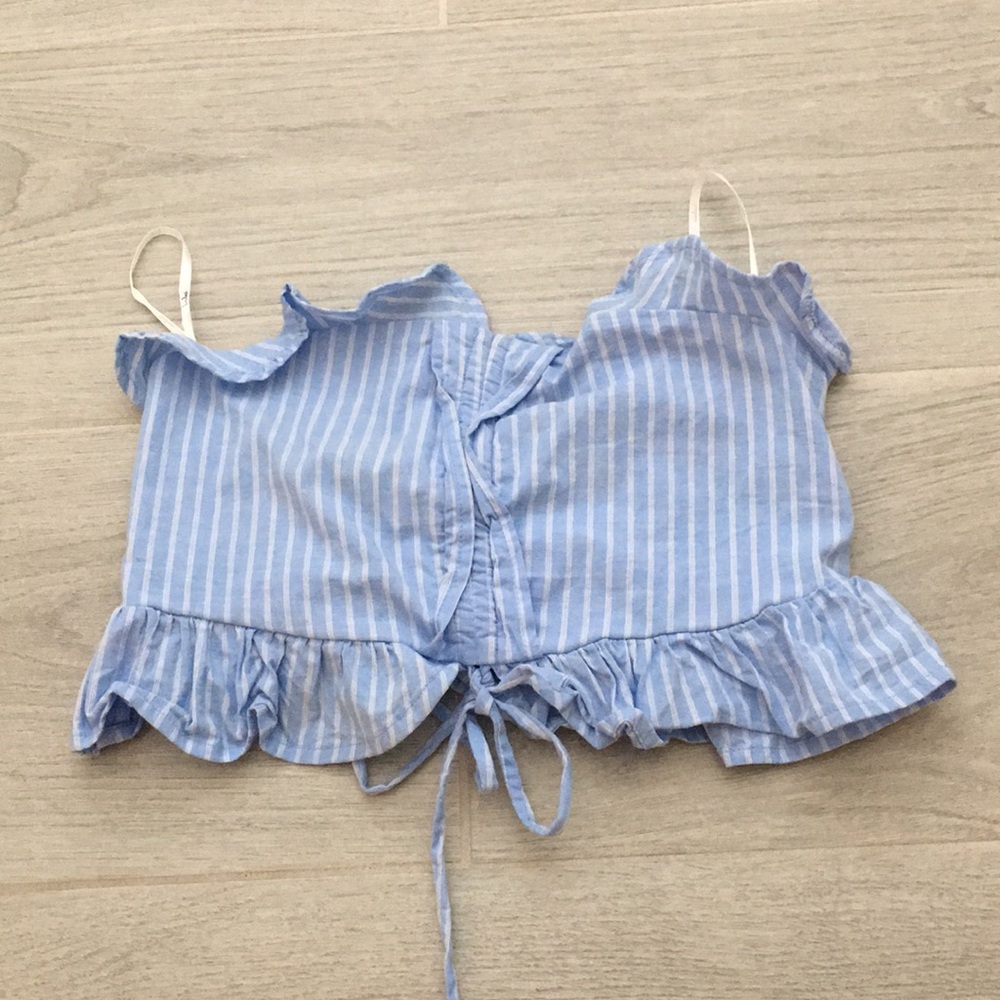 Lulu’s Strapless Crop Top